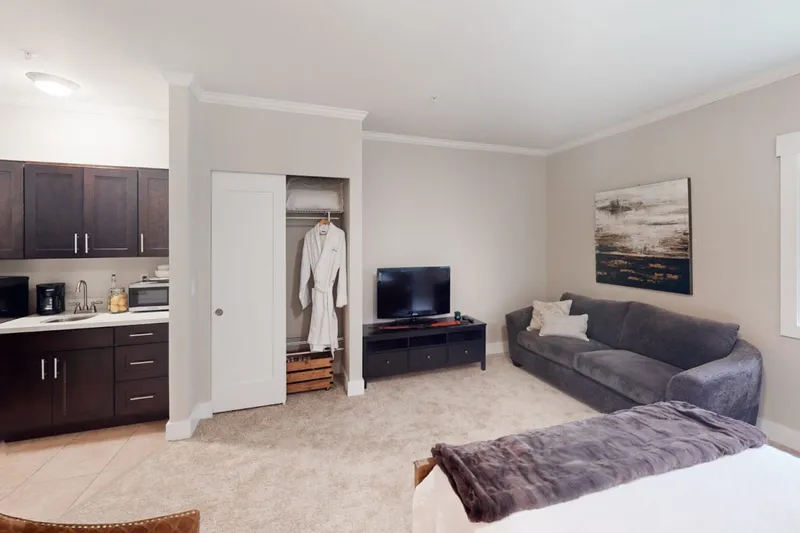 Overlake Terrace Assisted Living & Memory Care photo 6