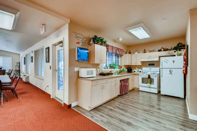 Pinewood Hills photo 4