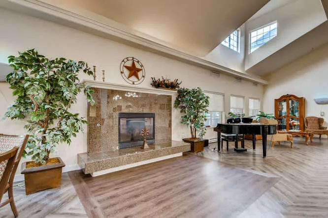 Pinewood Hills photo 8