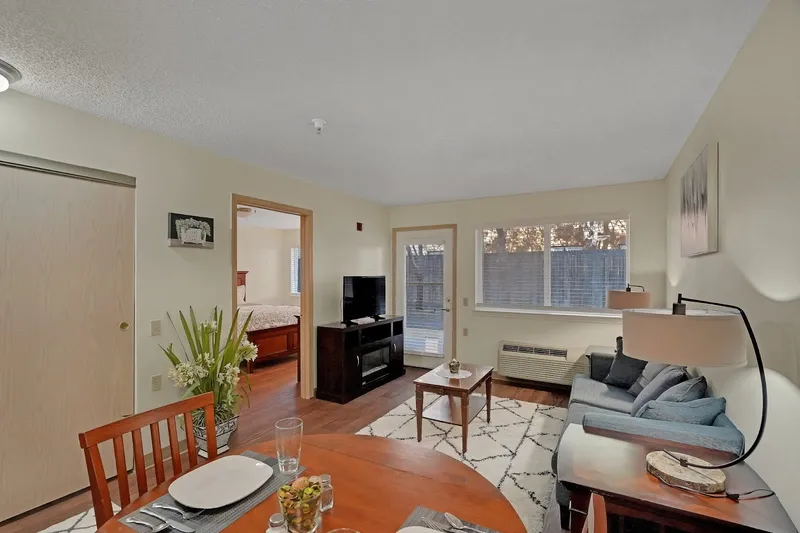 Polo Park Estates photo 8