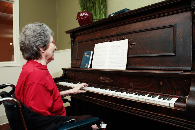 Prestige Senior Living Orchard Heights - senior living in Salem, Oregon - photo 10