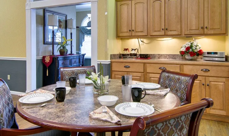 Ravenwood Terrace Senior Living photo 5