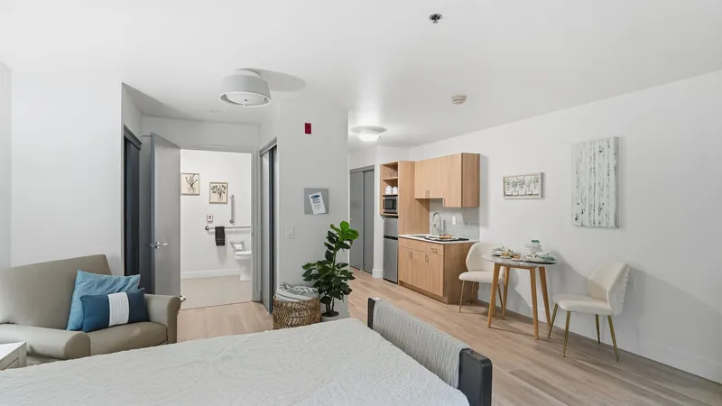 Redwood Heights by Cogir - senior living in Salem, Oregon - photo 12