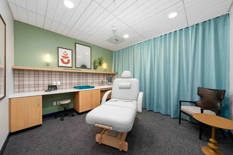 Revel Folsom - senior living in Folsom, California - photo 5