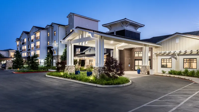 Revel Lodi - senior living in Lodi, California - photo 12