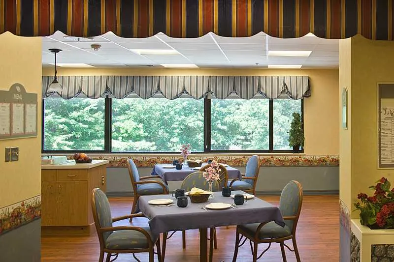 Ridgewood Center - senior living in Bedford, New Hampshire - photo 5