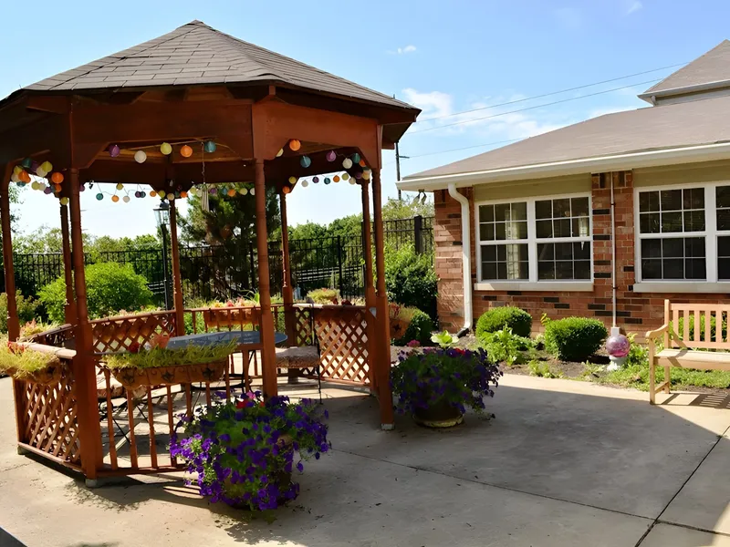 Rosewalk Village of Lafayette photo 4