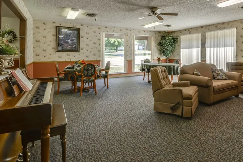 Sabetha Manor photo 3