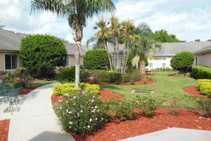 Savannah Court of Brandon photo 4