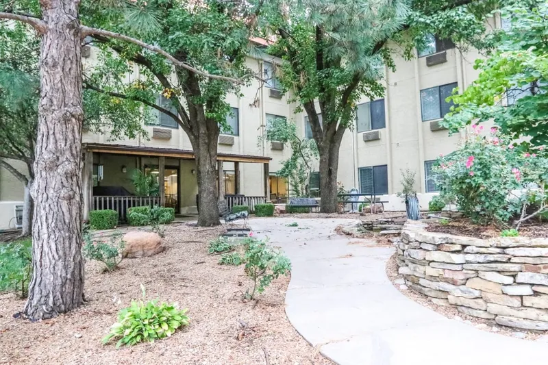 Sedgwick Plaza photo 10