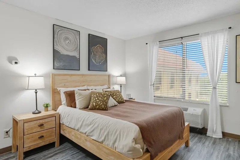 Sedgwick Plaza photo 7