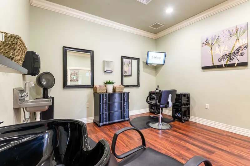 Shawnee Memory Care - senior living in Shawnee, Oklahoma - photo 11