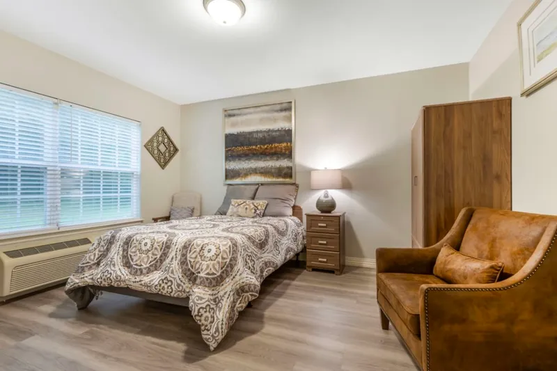 Silver Bluff Grove photo 2