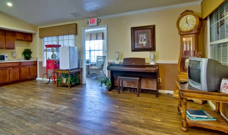 Silver Creek Senior Living photo 4