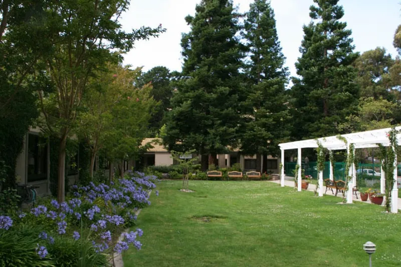 Silverado Belmont Hills Memory Care Community photo 9