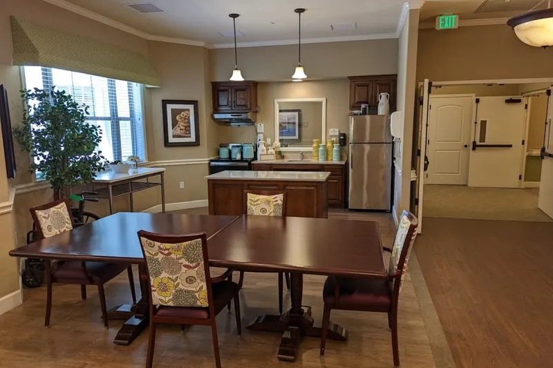 Silverado Lee’s Summit Memory Care Community - senior living in Lee's Summit, Missouri - photo 5