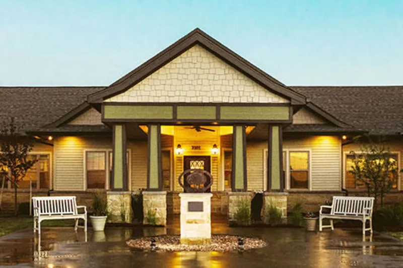 Silverado Lee’s Summit Memory Care Community - senior living in Lee's Summit, Missouri - photo 8