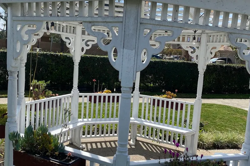 Silverado Newport Mesa Memory Care Community photo 2