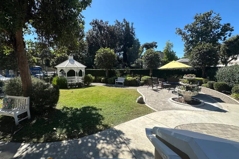 Silverado The Huntington Memory Care Community photo 3