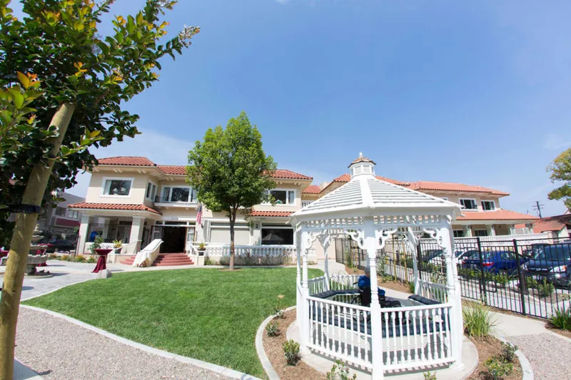 Silverado The Huntington Memory Care Community photo 8