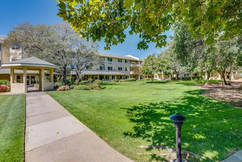 Solstice Senior Living at Auburn photo 5