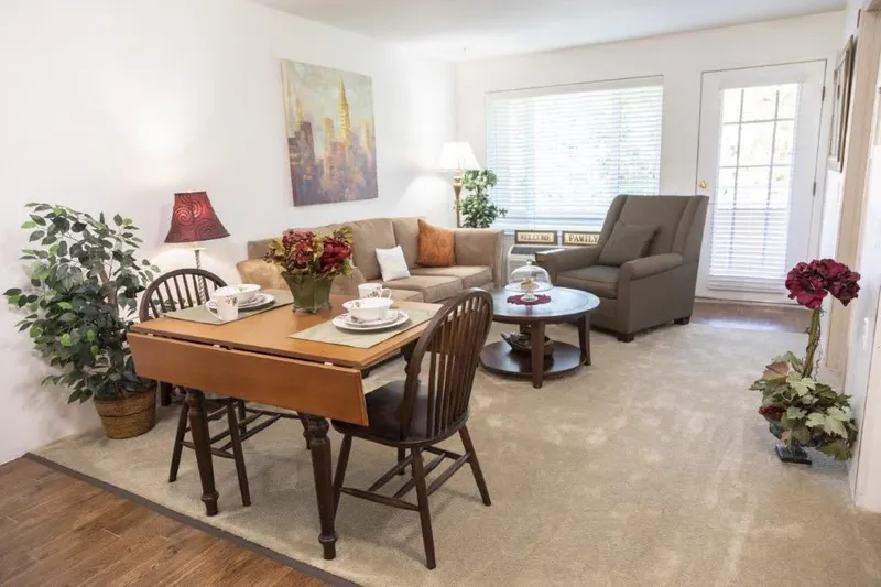 Solstice Senior Living at Bakersfield photo 7