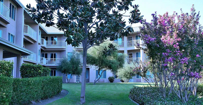 Solstice Senior Living at Bakersfield photo 9