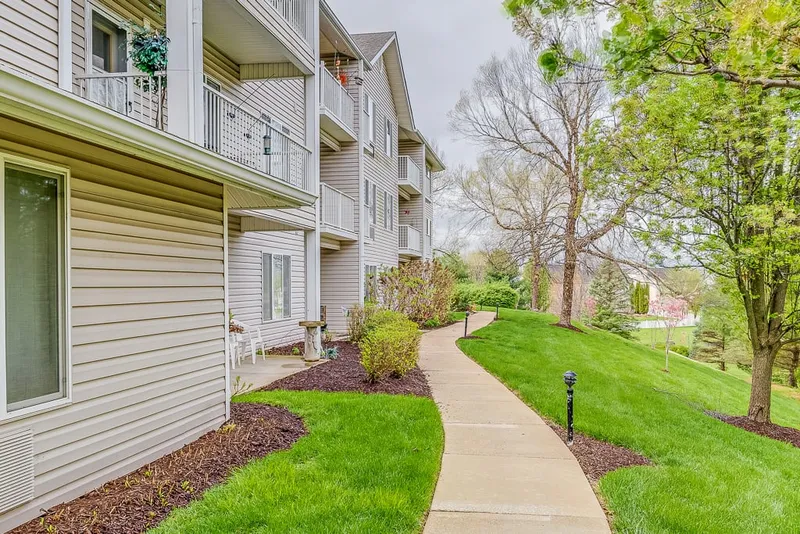 Solstice Senior Living at Fenton photo 6