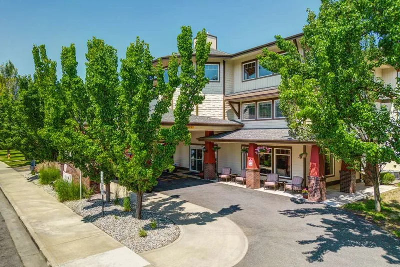 South Hill Village photo 6