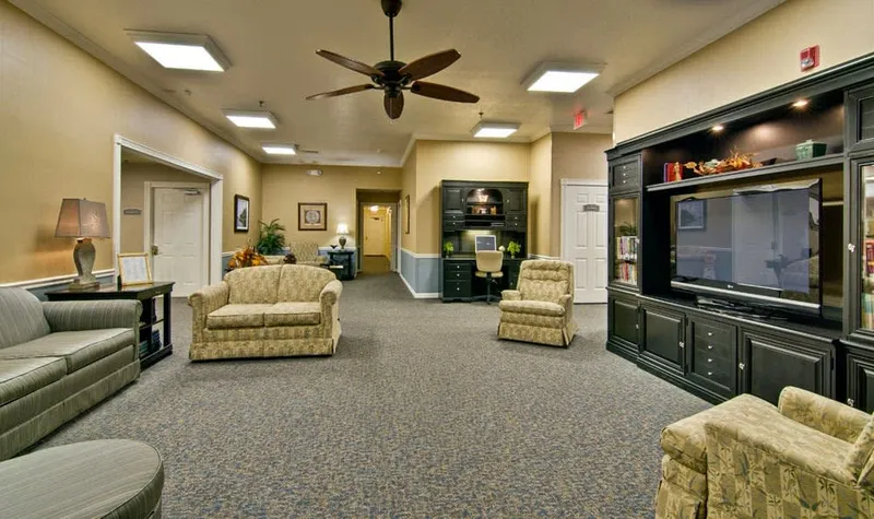 Southern Oaks Senior Living photo 7