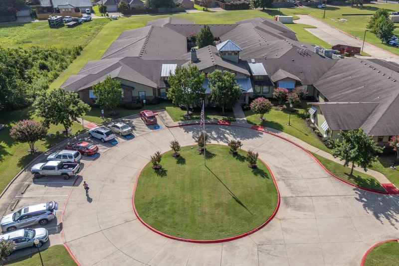 Spring Lake Assisted Living & Memory Care - senior living in Paris, Texas - photo 6