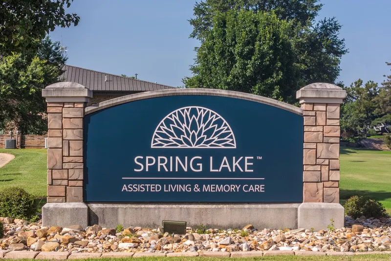 Spring Lake Assisted Living & Memory Care - senior living in Paris, Texas - photo 7