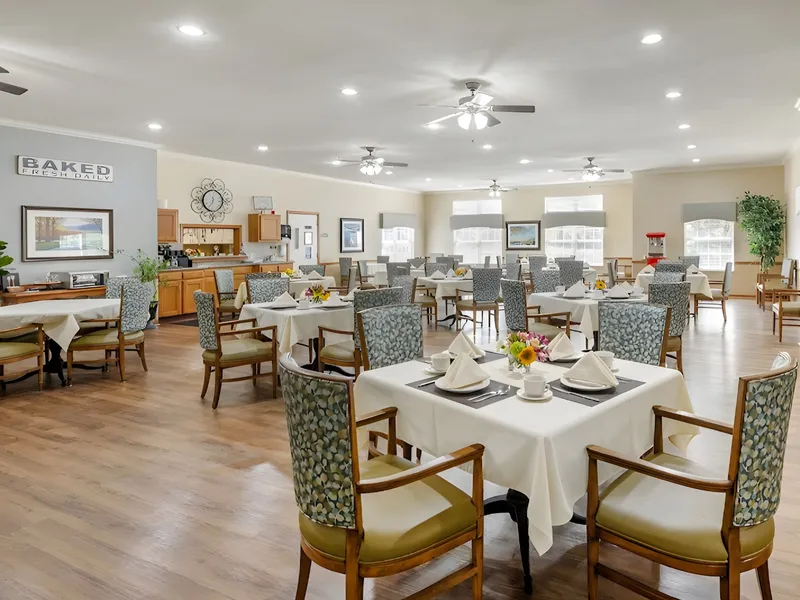 Springtree Manor photo 3