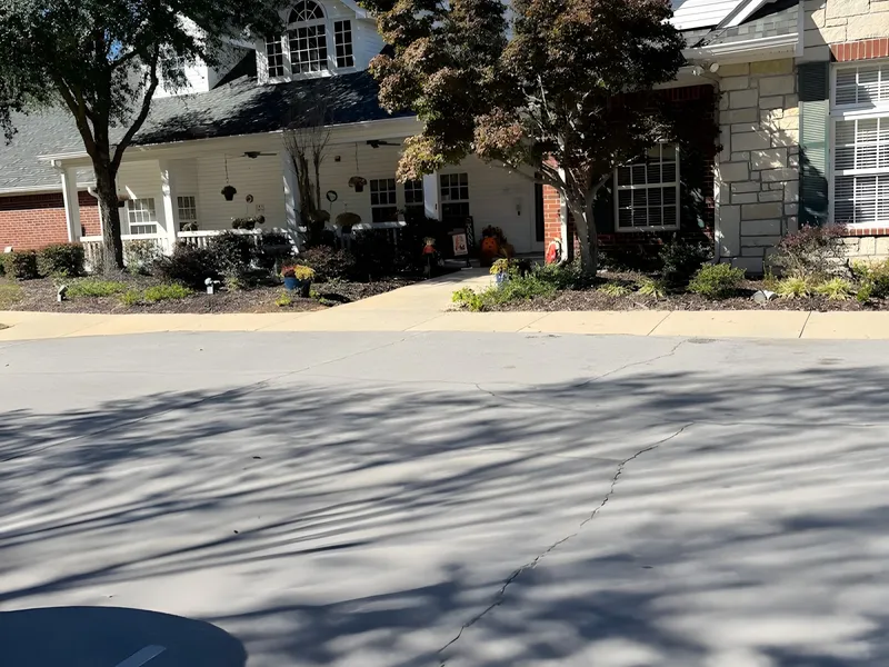 Springtree Manor photo 7