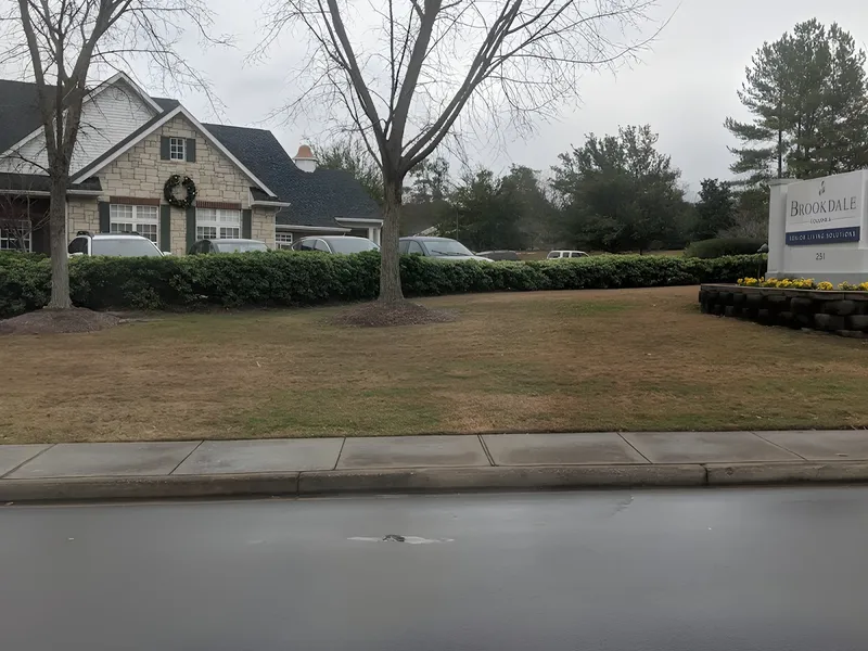 Springtree Manor photo 9