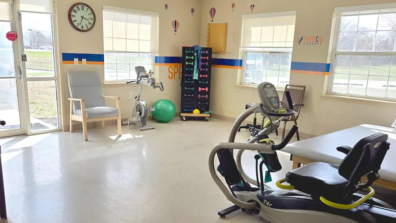 Strafford Rehabilitation & Health Care Center community amenities in Strafford, Missouri