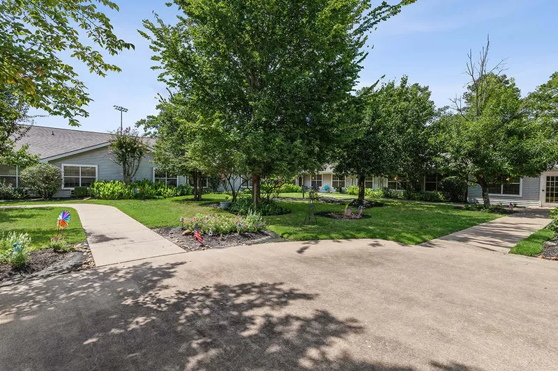 Strake Court photo 4