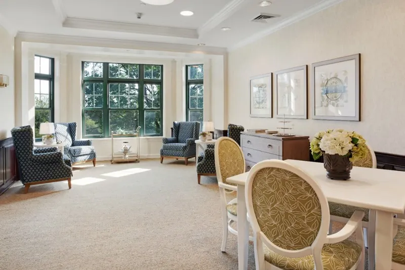 Sunrise on Connecticut Avenue - senior living in Washington, District of Columbia - photo 7