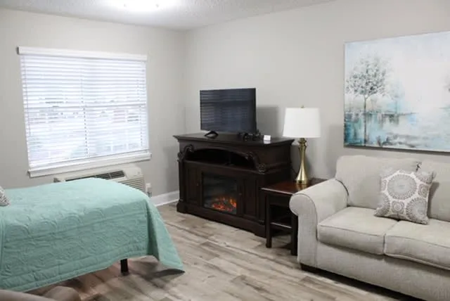 TerraBella Marchbanks photo 9