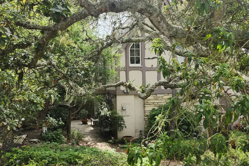 The Cottages of Carmel - senior living in Carmel-by-the-Sea, California - photo 8