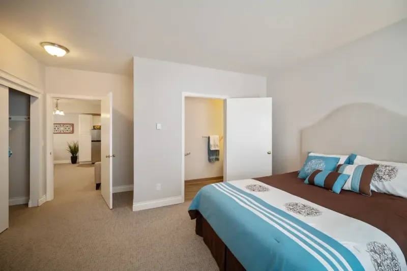 The Estates at Town Center Senior Living - Assisted Living, Independent Living in Happy Valley, Oregon