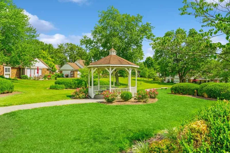 The Forum at Brookside Senior Living - senior living in Louisville, Kentucky - photo 2