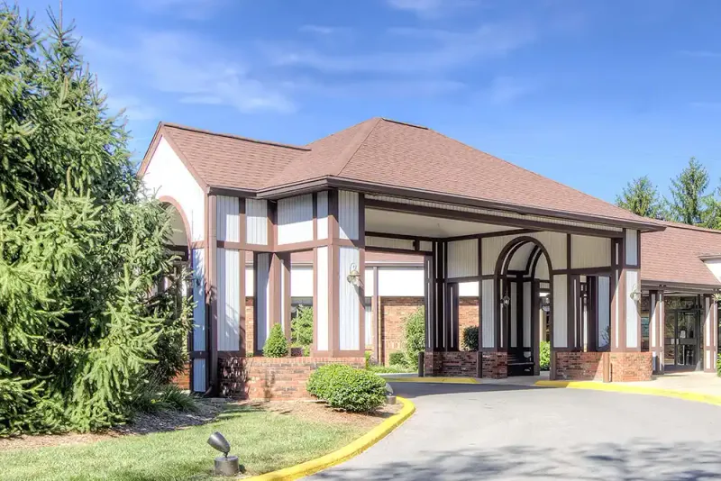 The Forum at Brookside Senior Living - senior living in Louisville, Kentucky - photo 3
