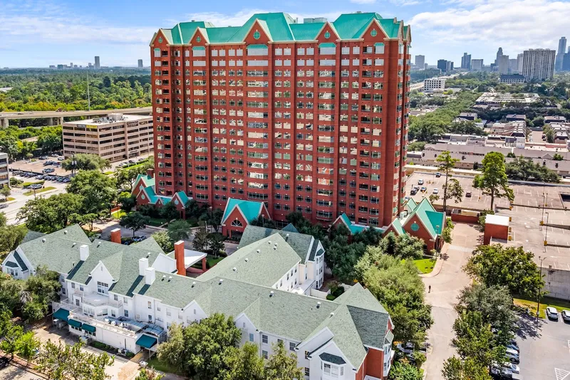 The Forum at Memorial Woods photo 4