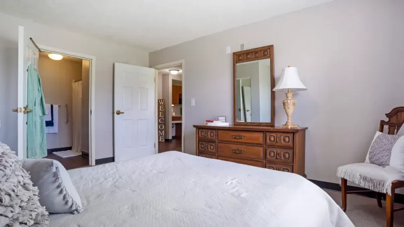 The Gables at Charlton Place - senior living in Deatsville, Alabama - photo 8
