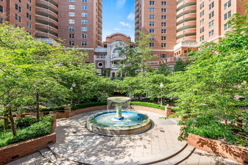 The Jefferson photo 3