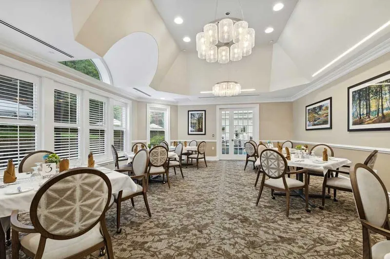The Pointe at Teaneck Senior Living - senior living in Teaneck, New Jersey - photo 10
