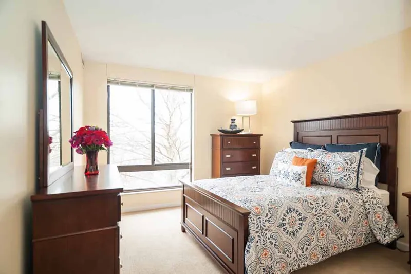 The Pointe at Teaneck Senior Living - senior living in Teaneck, New Jersey - photo 11