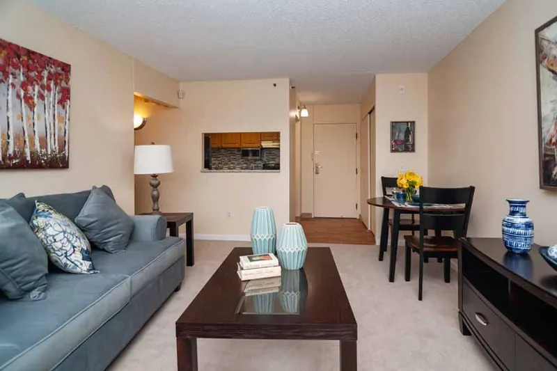 The Pointe at Teaneck Senior Living - senior living in Teaneck, New Jersey - photo 3