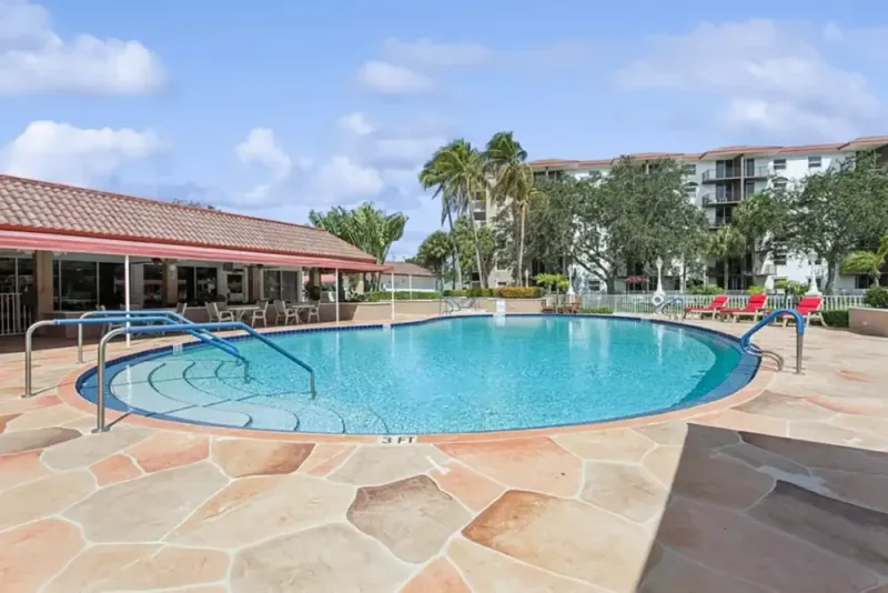 The Pointe at West Palm Senior Living - senior living in West Palm Beach, Florida - photo 2